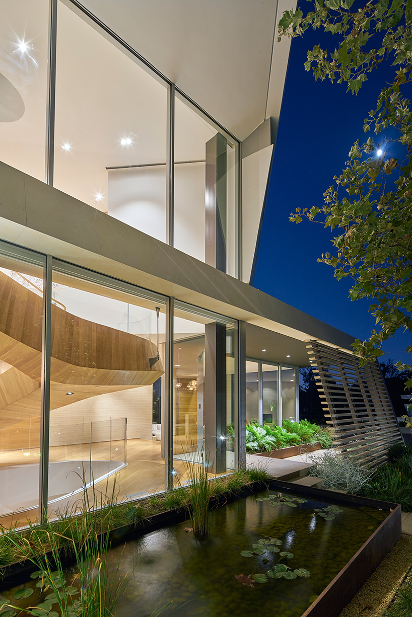 Ngôi nhà với kiến trúc ấn tượng tại Los Angeles