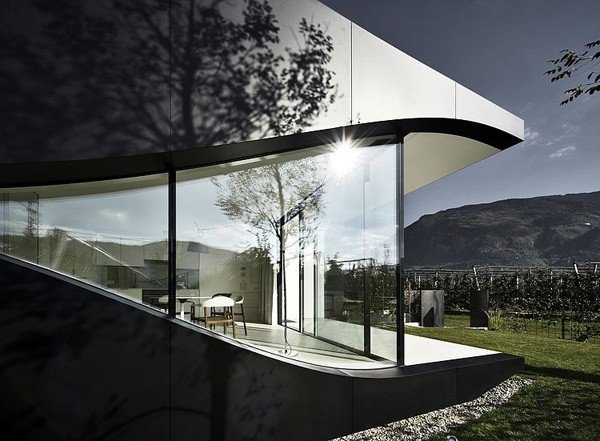 Nhà Gương (Mirror House) ở ngoại ô Bolzano - Italia